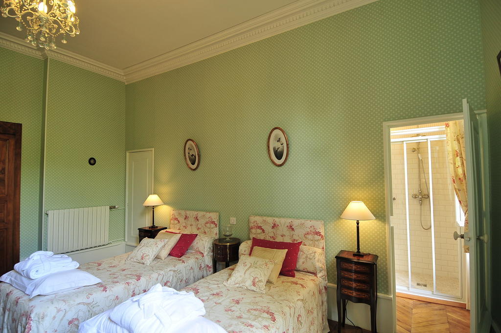 Bed and Breakfast La Demeure D'Aglae Villeneuve-sur-Allier Zimmer foto