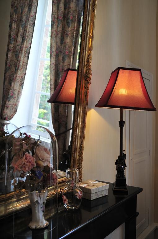 Bed and Breakfast La Demeure D'Aglae Villeneuve-sur-Allier Zimmer foto