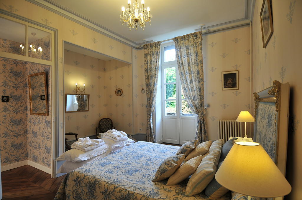 Bed and Breakfast La Demeure D'Aglae Villeneuve-sur-Allier Zimmer foto
